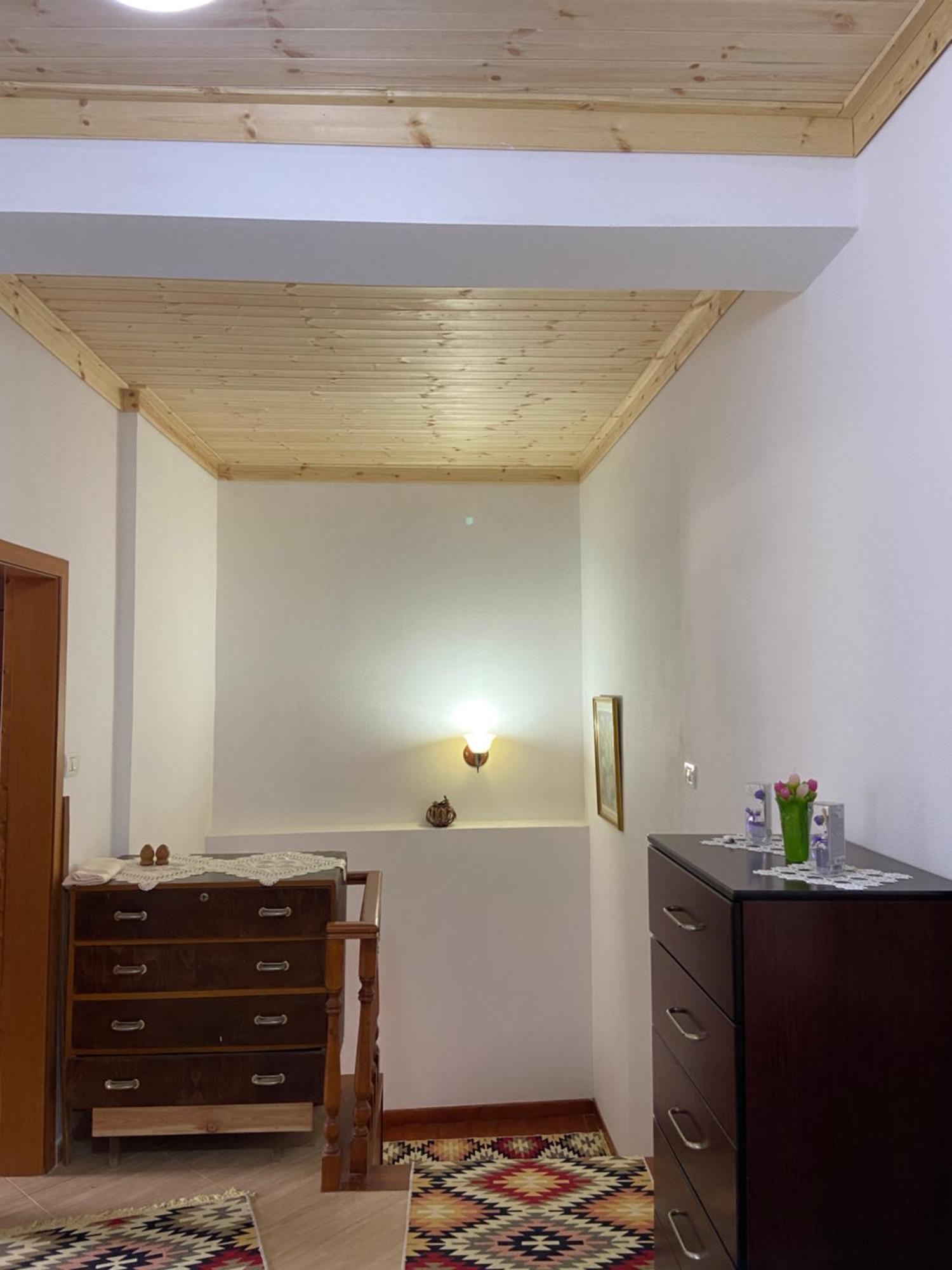Stonetale Garden Guesthouse Гирокастра Экстерьер фото