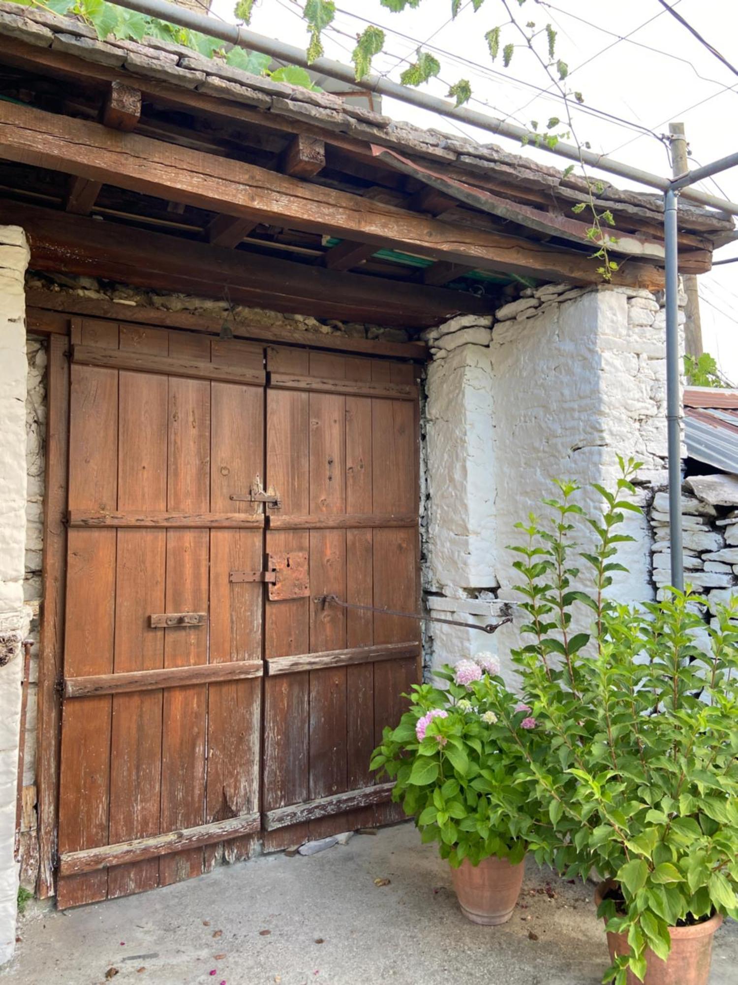 Stonetale Garden Guesthouse Гирокастра Экстерьер фото
