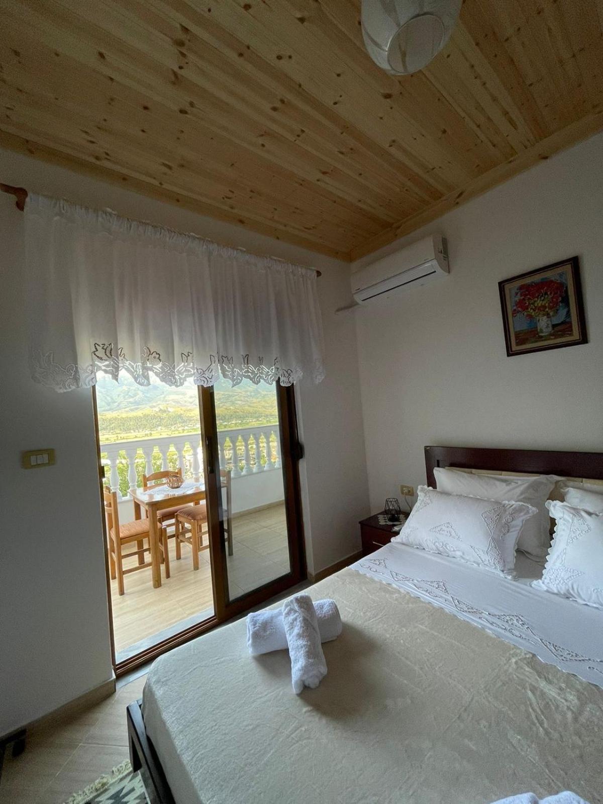 Stonetale Garden Guesthouse Гирокастра Экстерьер фото
