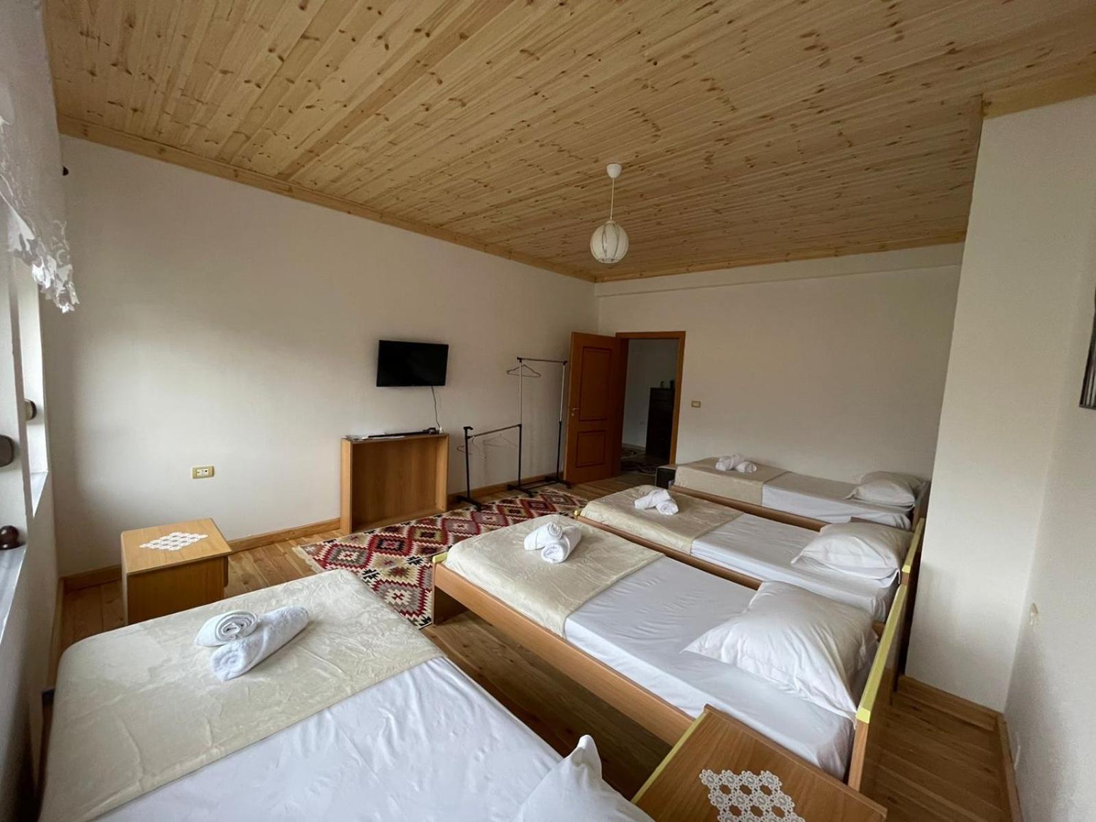Stonetale Garden Guesthouse Гирокастра Экстерьер фото