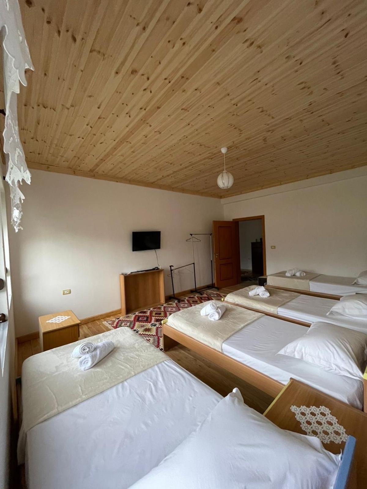 Stonetale Garden Guesthouse Гирокастра Экстерьер фото