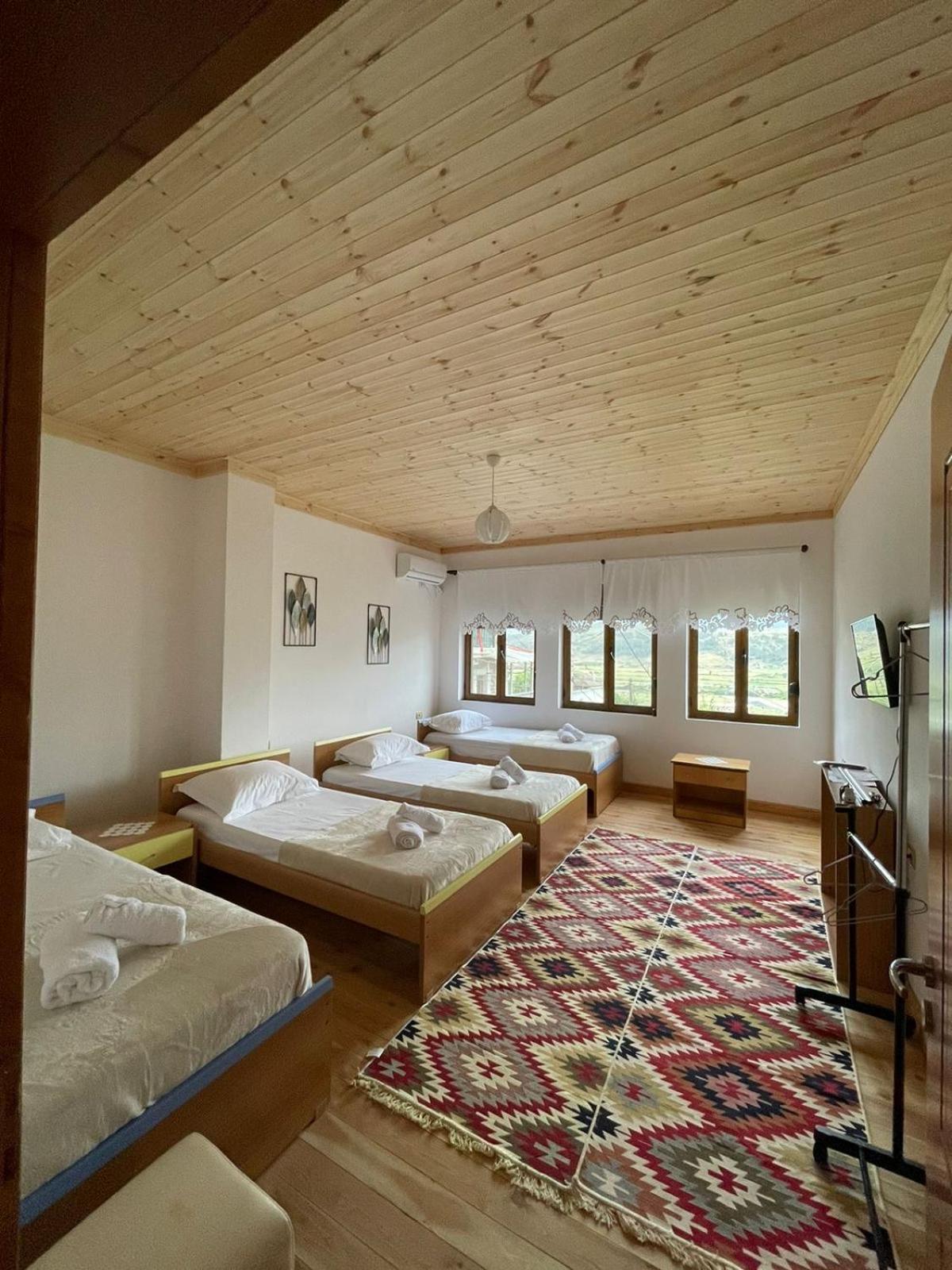 Stonetale Garden Guesthouse Гирокастра Экстерьер фото
