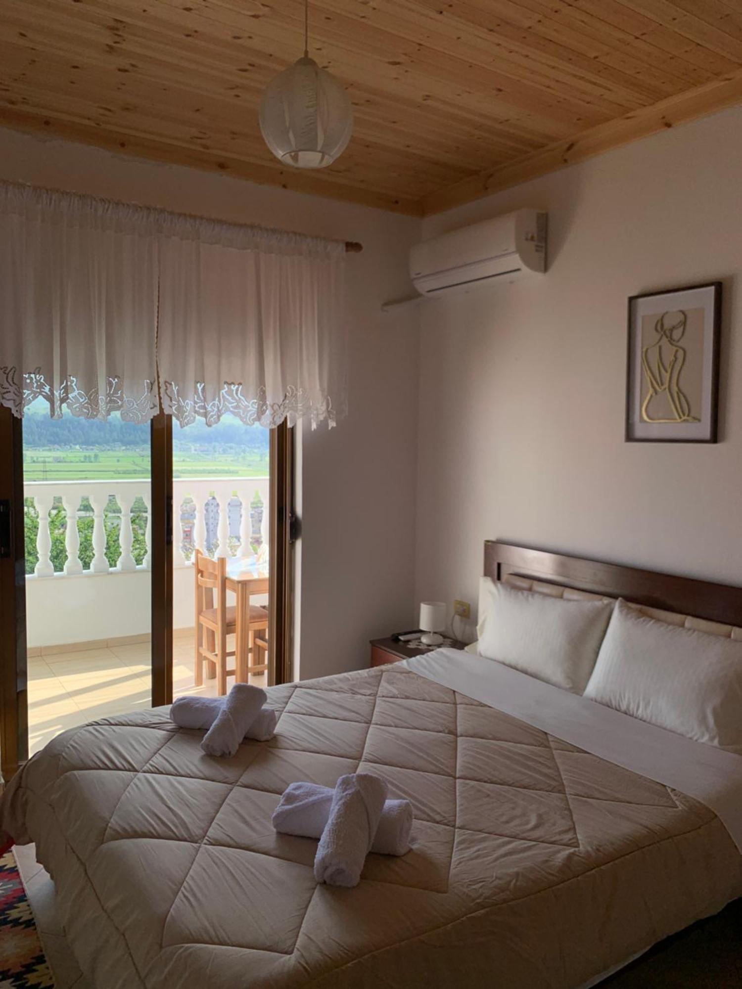 Stonetale Garden Guesthouse Гирокастра Экстерьер фото