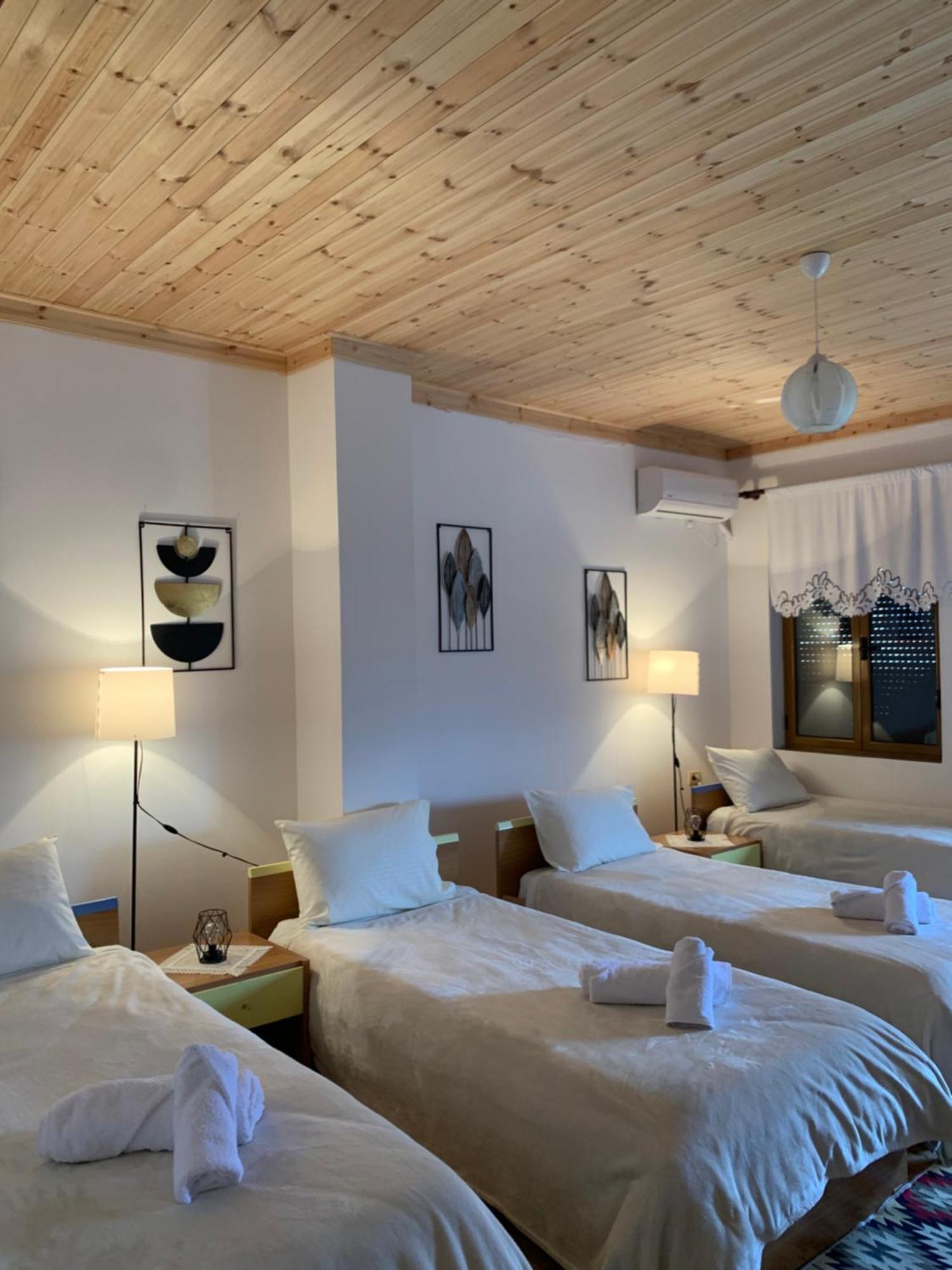 Stonetale Garden Guesthouse Гирокастра Экстерьер фото