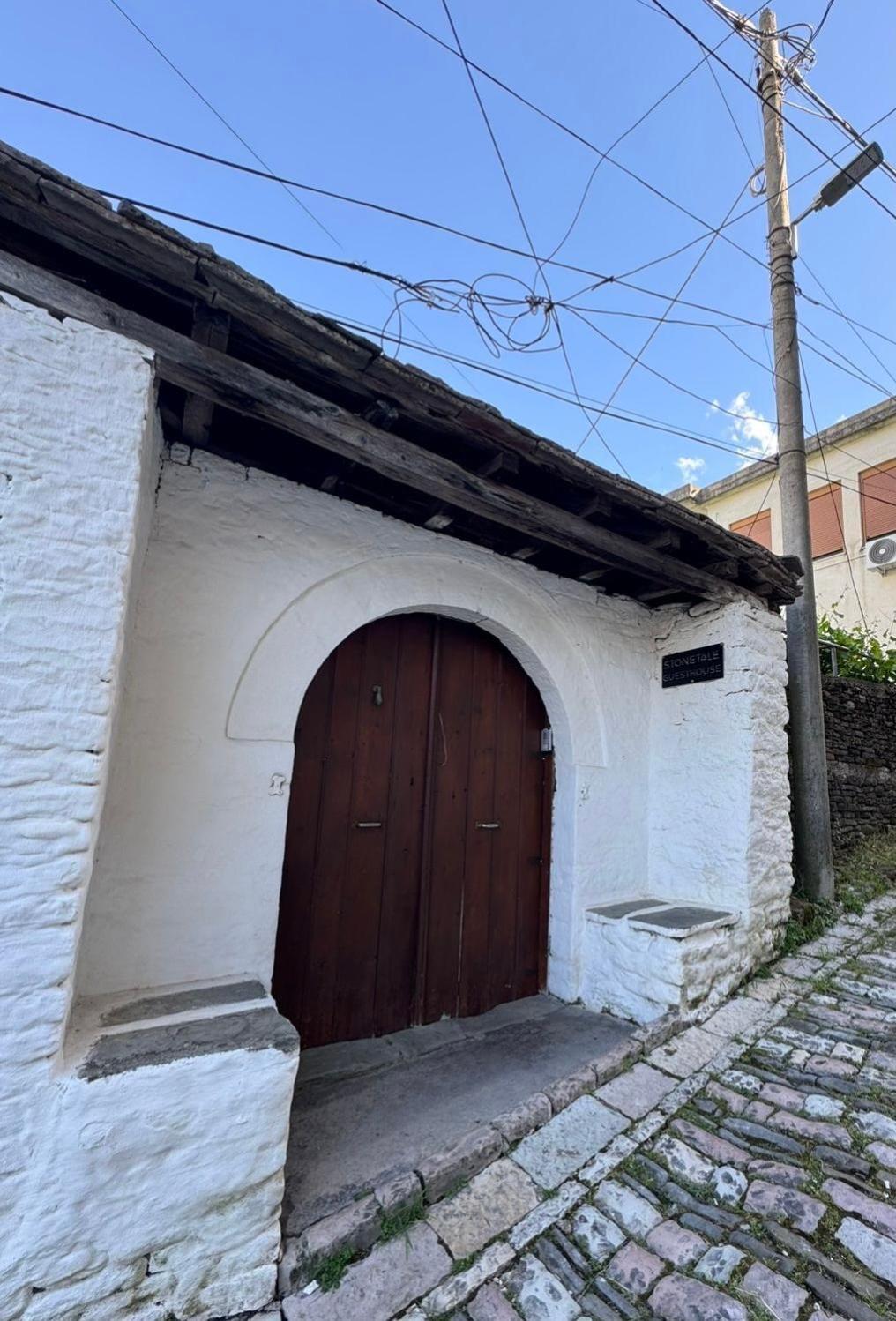 Stonetale Garden Guesthouse Гирокастра Экстерьер фото